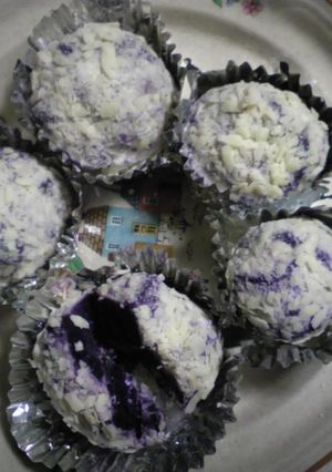 紫いもdeホワイトチョコボール-レシピのメイン写真