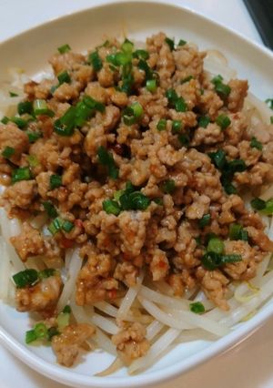 簡単！激ウマ！豚ひき肉ピリ辛肉味噌もやし-レシピのメイン写真