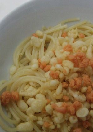 超絶手抜き　鮭フレークと天かすのパスタ-レシピのメイン写真