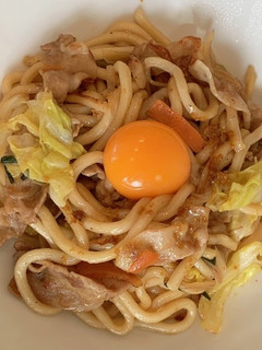 焼きうどんdeカレボナーラ-レシピのメイン写真
