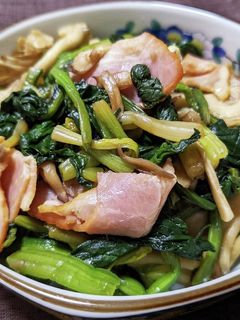 ほうれん草と舞茸とベーコンの中華炒め-レシピのメイン写真