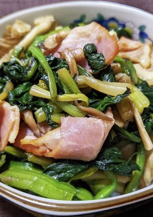 ほうれん草と舞茸とベーコンの中華炒め-レシピのメイン写真