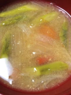 新玉ねぎ・アスパラ・トマトの味噌汁-レシピのメイン写真