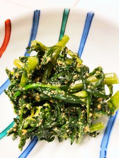 すりゴマたっぷり♡麺つゆで春菊のゴマ和え-レシピのメイン写真