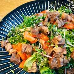 รูปของ 牛肉サラダ