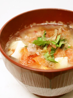 パパッと手軽に♪塩麹でトマトと豆腐の汁物-レシピのメイン写真