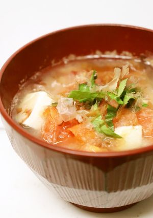 パパッと手軽に♪塩麹でトマトと豆腐の汁物-レシピのメイン写真