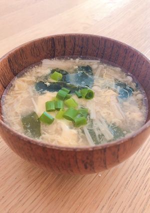 ふんわり卵とわかめのお吸い物-レシピのメイン写真