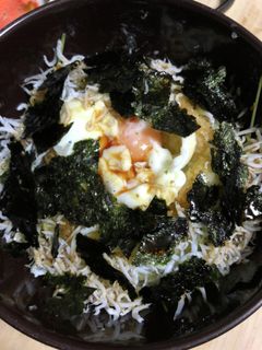 豆苗しらすおろし温玉サラダ-レシピのメイン写真