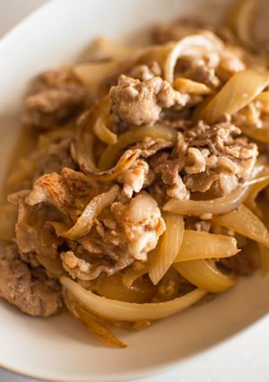 簡単！味噌マヨが美味！豚肉玉ねぎ炒め-レシピのメイン写真