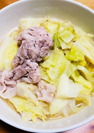 【簡単】豚こま肉とキャベツのみそ汁-レシピのメイン写真