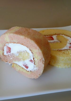 いちごのマーブルロールケーキ-レシピのメイン写真