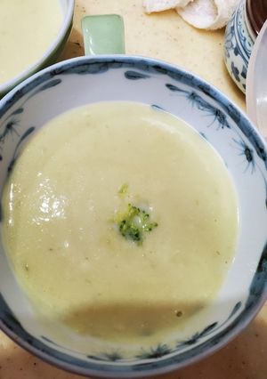 ブロッコリーの茎のポタージュ-レシピのメイン写真