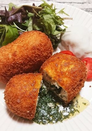 ハーブバターが香るキエフ風チキンカツレツ-レシピのメイン写真