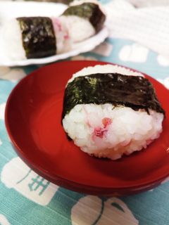 桜の塩漬け握り-レシピのメイン写真