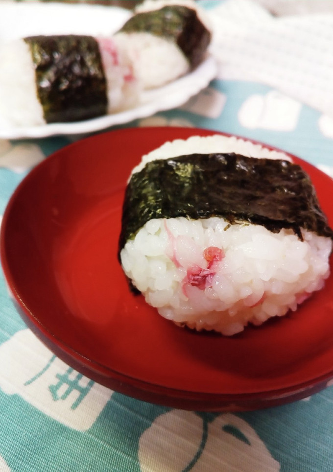 桜の塩漬け握り-レシピのメイン写真