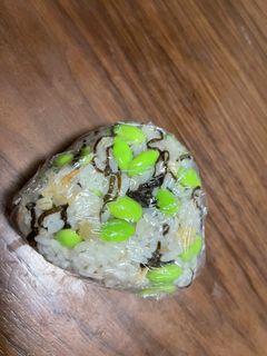 枝豆と塩こんぶのおにぎり-レシピのメイン写真