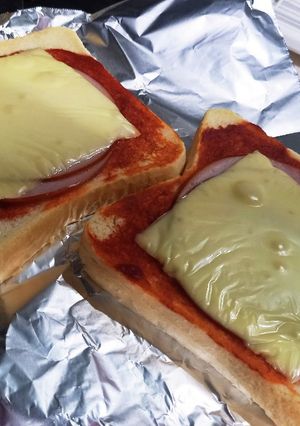 ピリっと！なんちゃってピザトースト-レシピのメイン写真