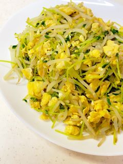 安くて簡単!もやしと豆苗の卵炒め-レシピのメイン写真