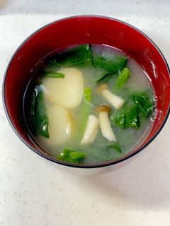 しめじ お麩 ほうれん草の味噌汁^^-レシピのメイン写真
