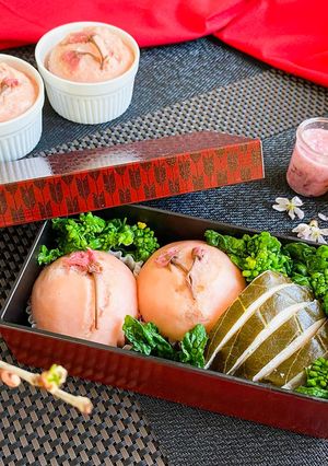 63℃～ 桜サラダチキンと桜蒸しパン弁当-レシピのメイン写真