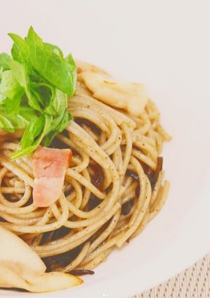 舞茸と塩昆布パスタ風あかもく温麺-レシピのメイン写真