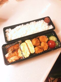 ちょっとウキウキ鮭弁当-レシピのメイン写真