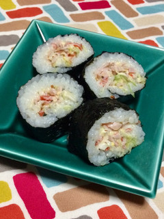 超簡単☆旨味堪能!かにかまサラダ海苔巻き-レシピのメイン写真