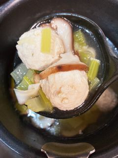 鶏団子とセロリのエスニック風スープ-レシピのメイン写真