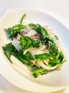 菜の花&新玉ねぎのベーコンチーズ炒め♫-レシピのメイン写真