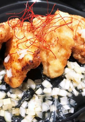 鶏胸肉で【塩麹唐揚げ〜ねぎ塩タレ添え〜】-レシピのメイン写真
