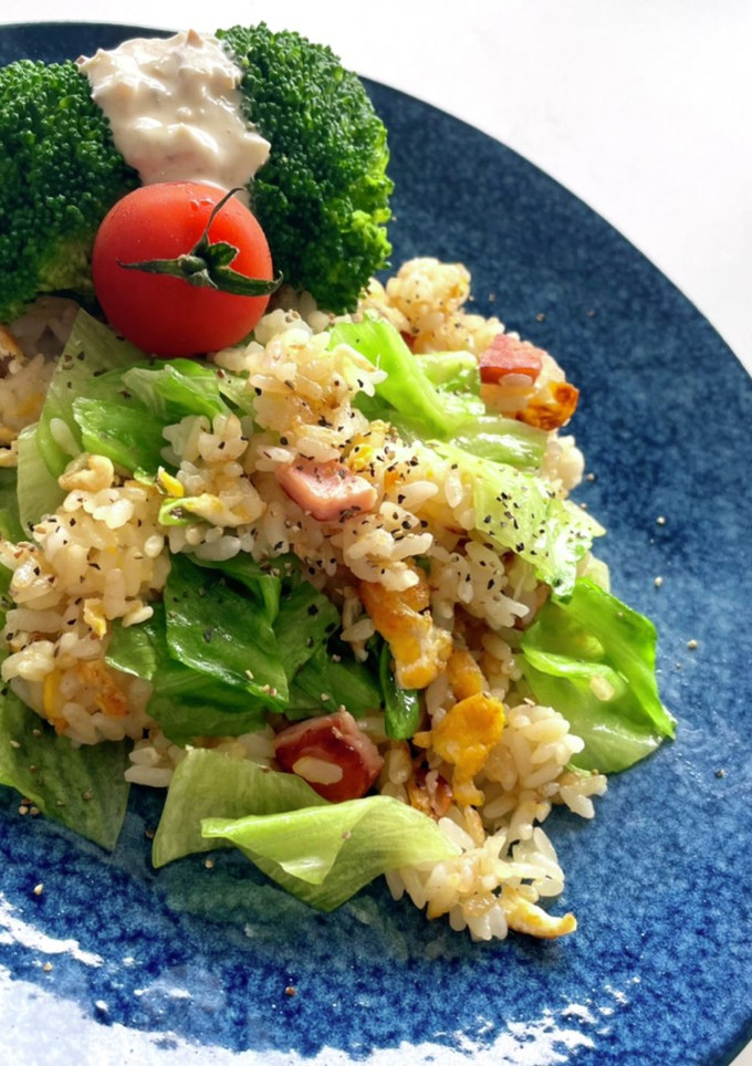 シャキシャキレタスとハムのサラダ風炒飯-レシピのメイン写真