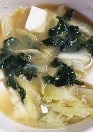 春キャベツと豆腐わかめのお味噌汁-レシピのメイン写真