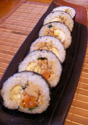 高野豆腐の肉味噌風で韓国太巻き！-レシピのメイン写真