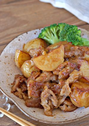 豚こま切れ肉と新じゃがの甘辛炒め-レシピのメイン写真
