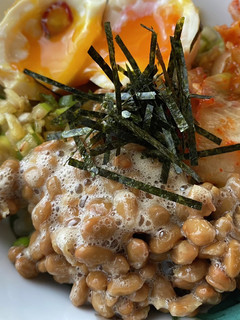 麻薬玉子アレンジ!納豆キムチ味玉ごはん-レシピのメイン写真
