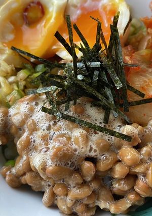 麻薬玉子アレンジ！納豆キムチ味玉ごはん-レシピのメイン写真