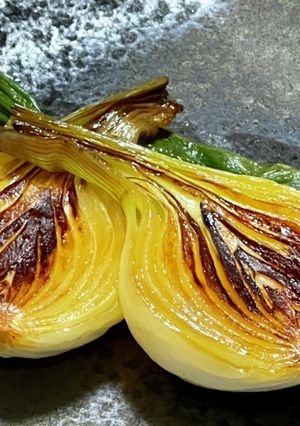 葉付き新玉ねぎ(葉玉ねぎ)の蒸し焼き-レシピのメイン写真