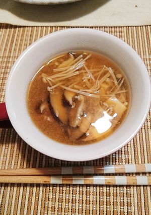 椎茸とえのき、豆腐のお味噌汁-レシピのメイン写真