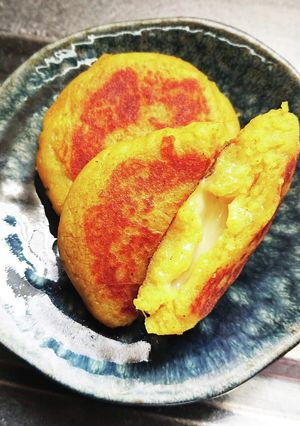 カレー味のチーズinいももち♪-レシピのメイン写真