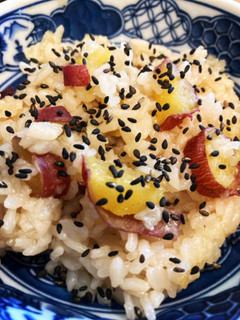 電気圧力鍋(炊飯機能)でさつまいもご飯-レシピのメイン写真