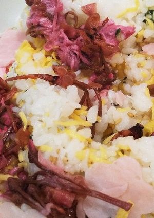 桜の花びらのチラシ寿司-レシピのメイン写真