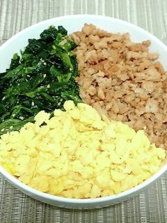 超簡単!鶏そぼろの三色丼ぶり!!-レシピのメイン写真