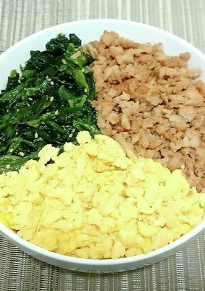 超簡単!鶏そぼろの三色丼ぶり!!-レシピのメイン写真