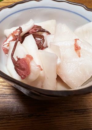 カブのピクルス桜の花添え-レシピのメイン写真