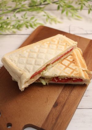 簡単！食パンパニーニ　ベーコン＆トマト-レシピのメイン写真