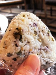 しらす・ゆかり・高菜わかめのおにぎり-レシピのメイン写真