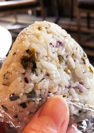 しらす・ゆかり・高菜わかめのおにぎり-レシピのメイン写真