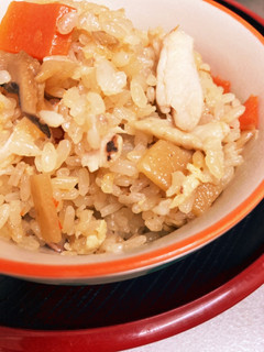 ホロホロ手羽肉の五目炊き込みご飯-レシピのメイン写真