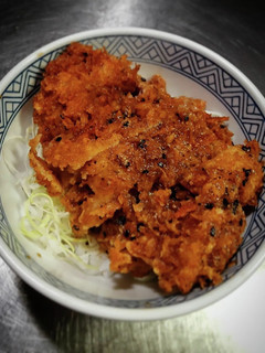 ソース&卵でカツ丼w❨(@≧↺≦@)❩ノ-レシピのメイン写真